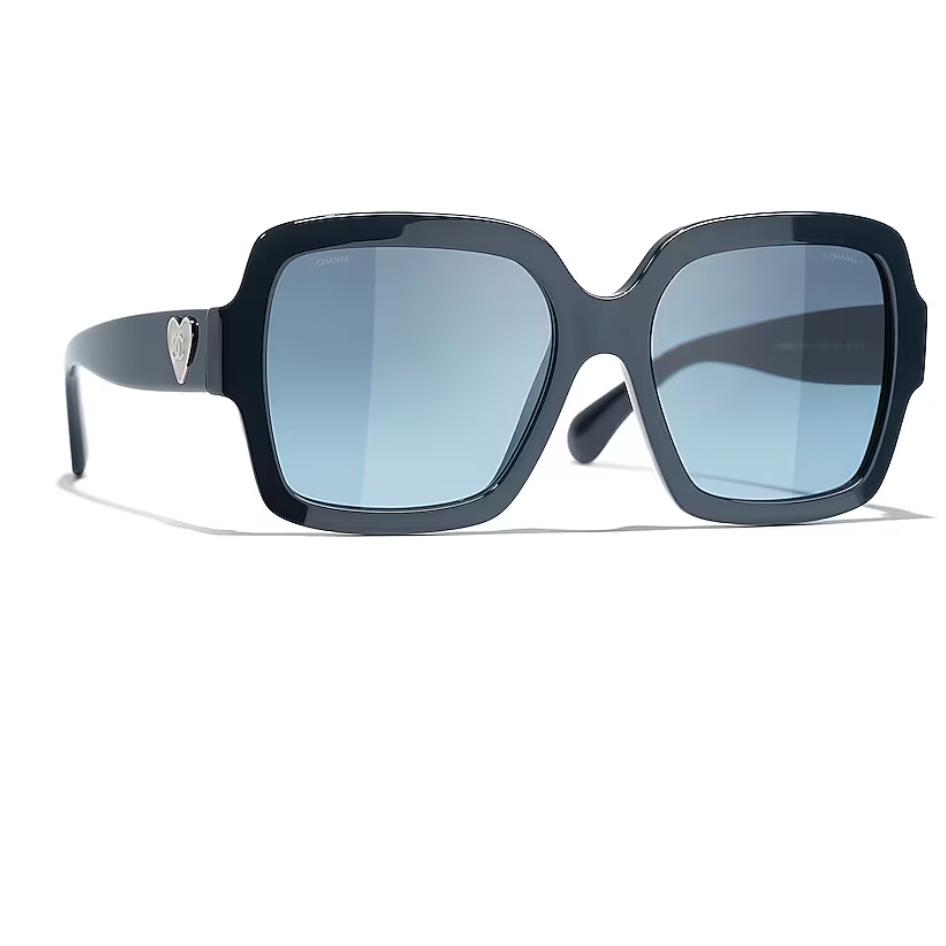Rare - New - Chanel 5479-A Navy Sunglasses With Heart Logo - 100% Authentic